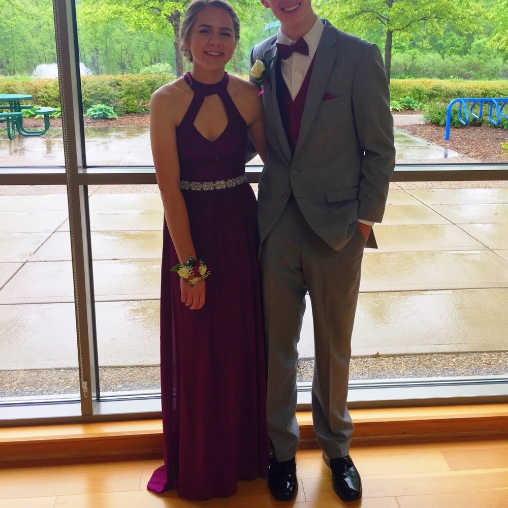 GOWN/PROM DRESS